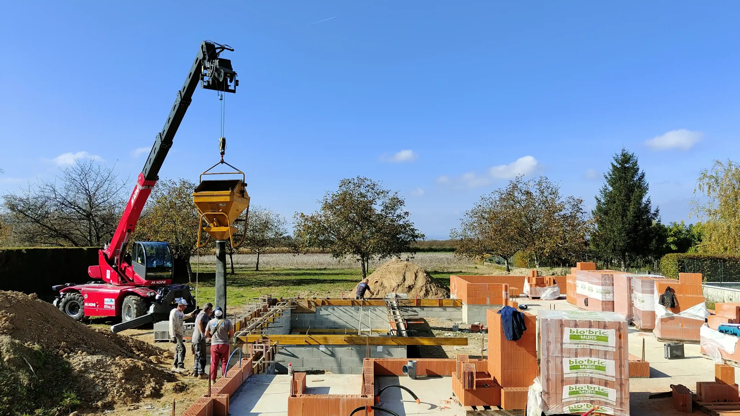 construction-maison-brique-terrasse