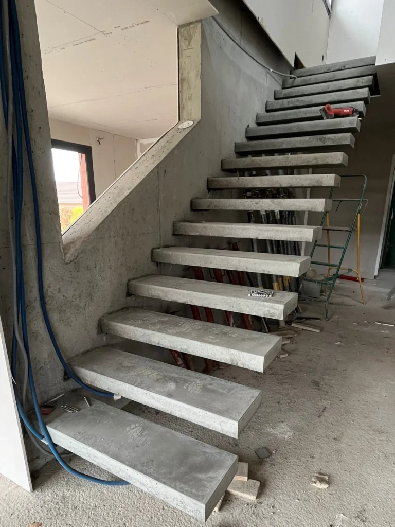 escalier-suspendu-saint-etienne-saint-geoirs