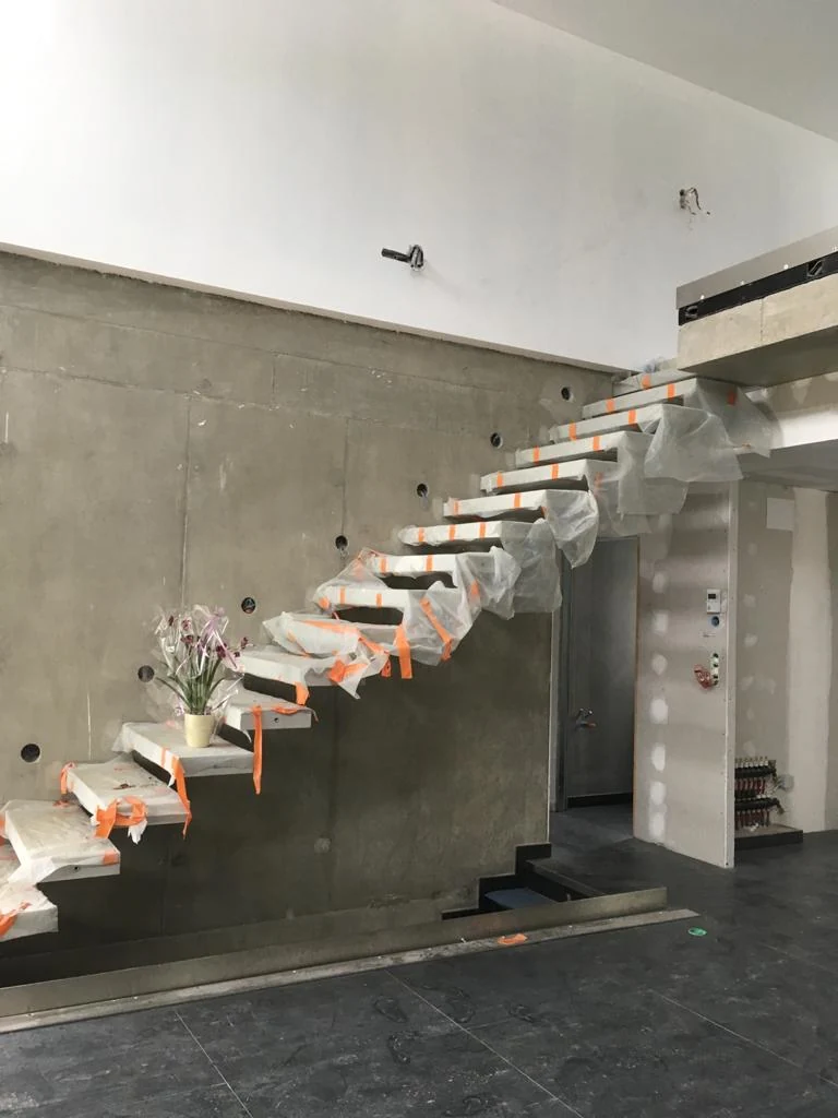 escalier-suspendu-beton-armé