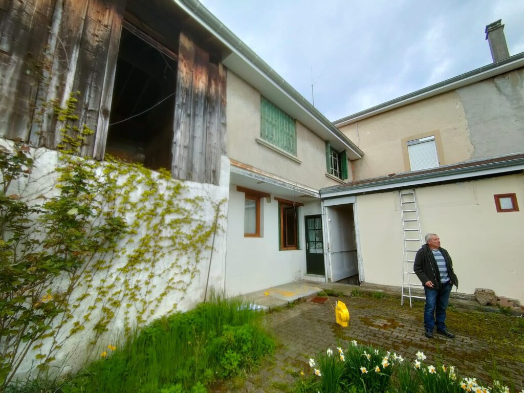 Rénovation à Saint simeon De bressieux vue d'ensemble avant démarrage des travaux De démolition gelas constructions