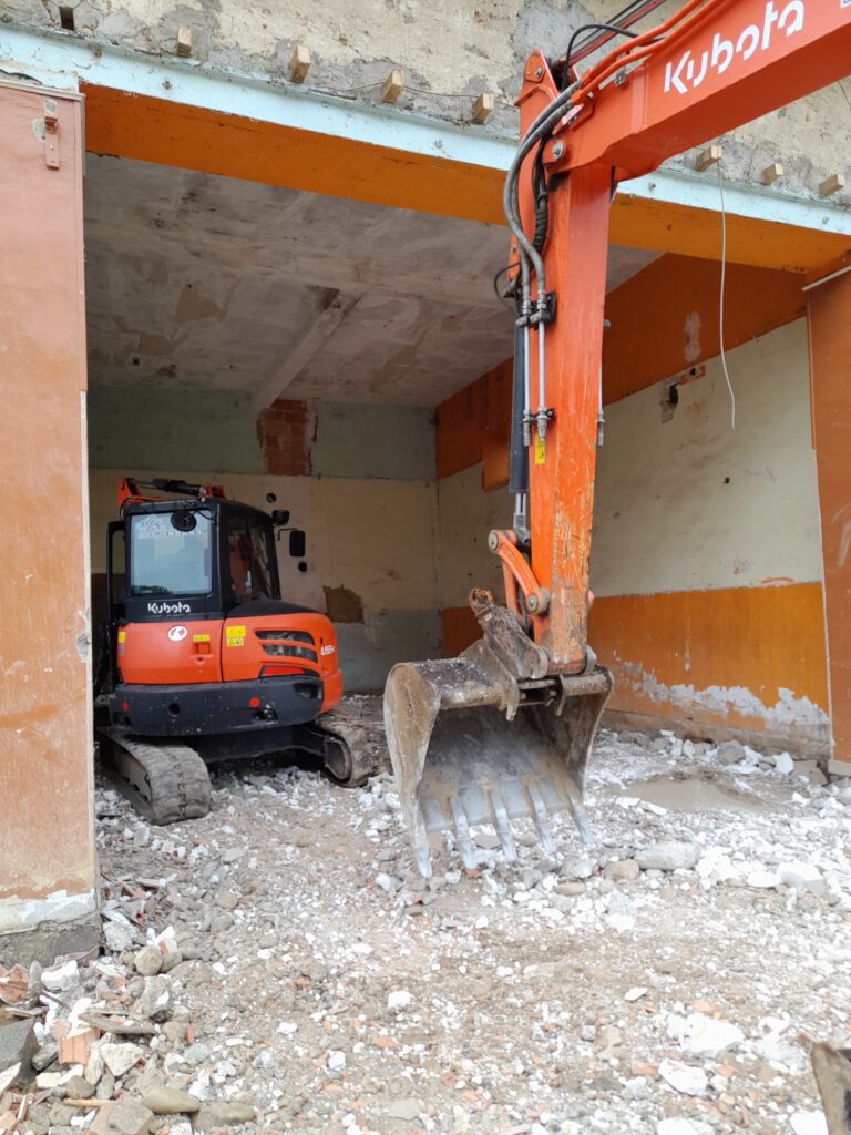 démolition intérieur sol salle polyvalente châtenay gelas constructions