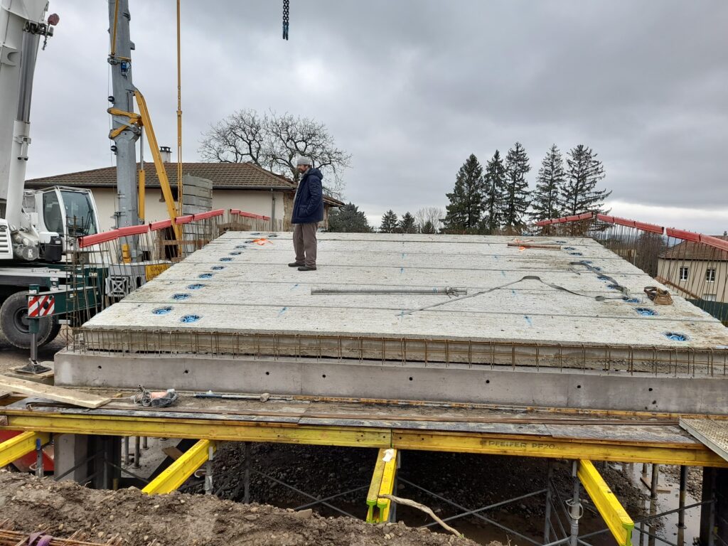 salle polyvalente pose des dalles alvéolaires Gelas constructions