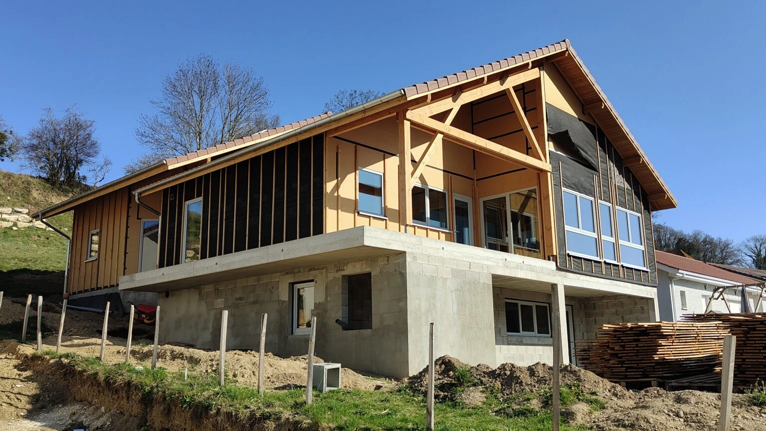 1 Vue generale Soubassement en beton arme Ossature bois 1536x864